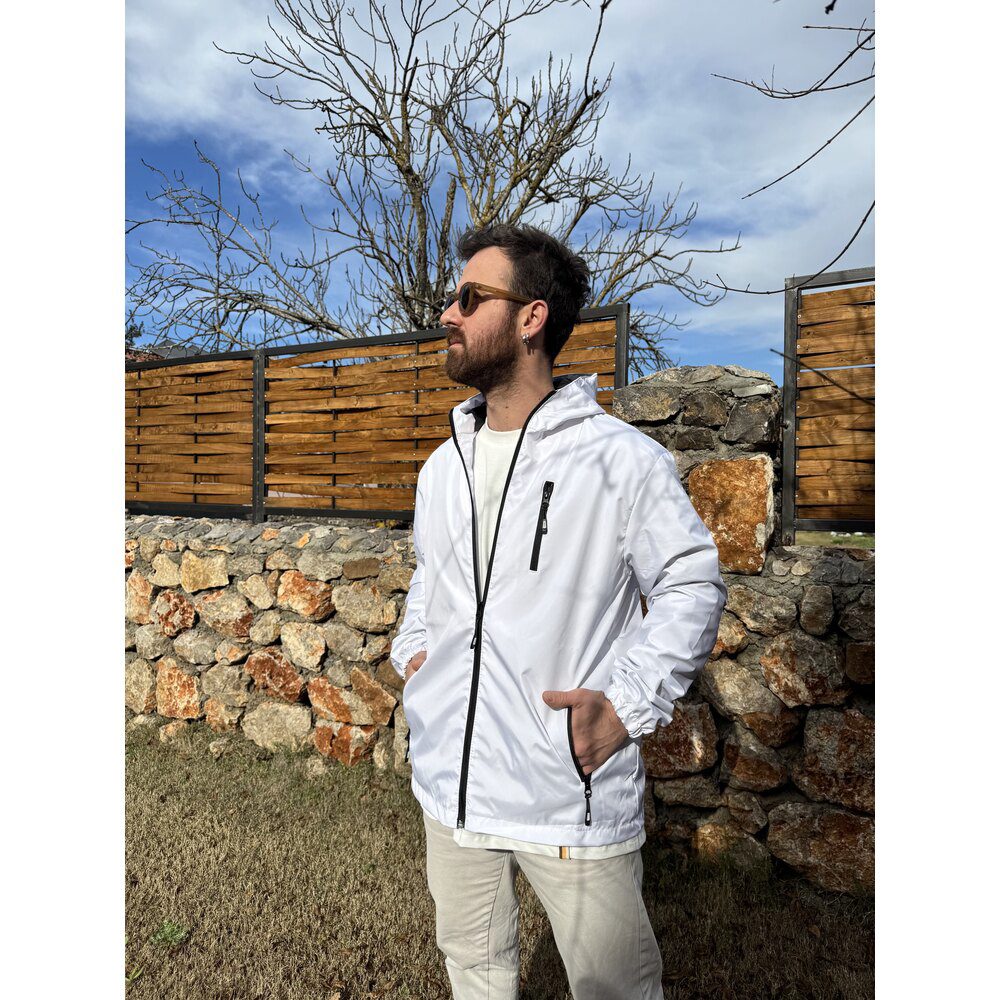 Beyaz Cep Detaylı Rüzgarlık / Yağmurluk Regular Kalıp